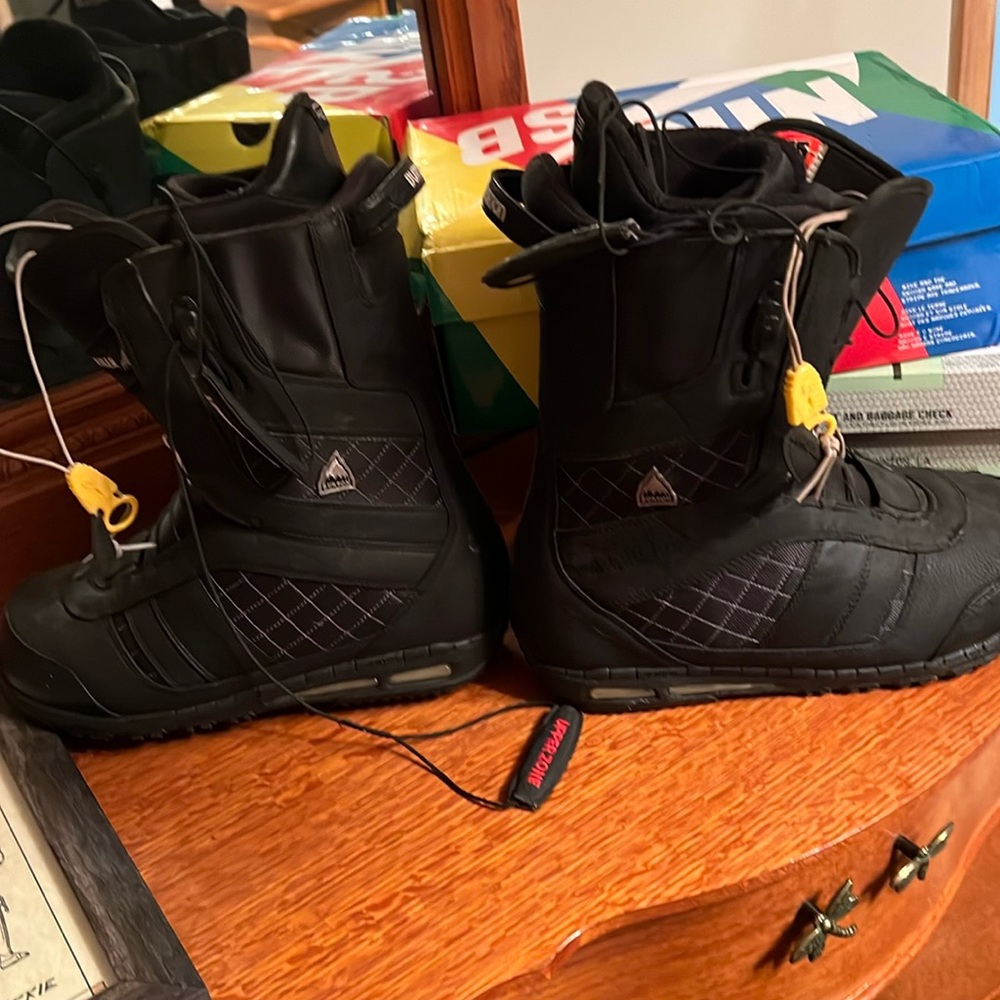 Burton snowboard boots size 11